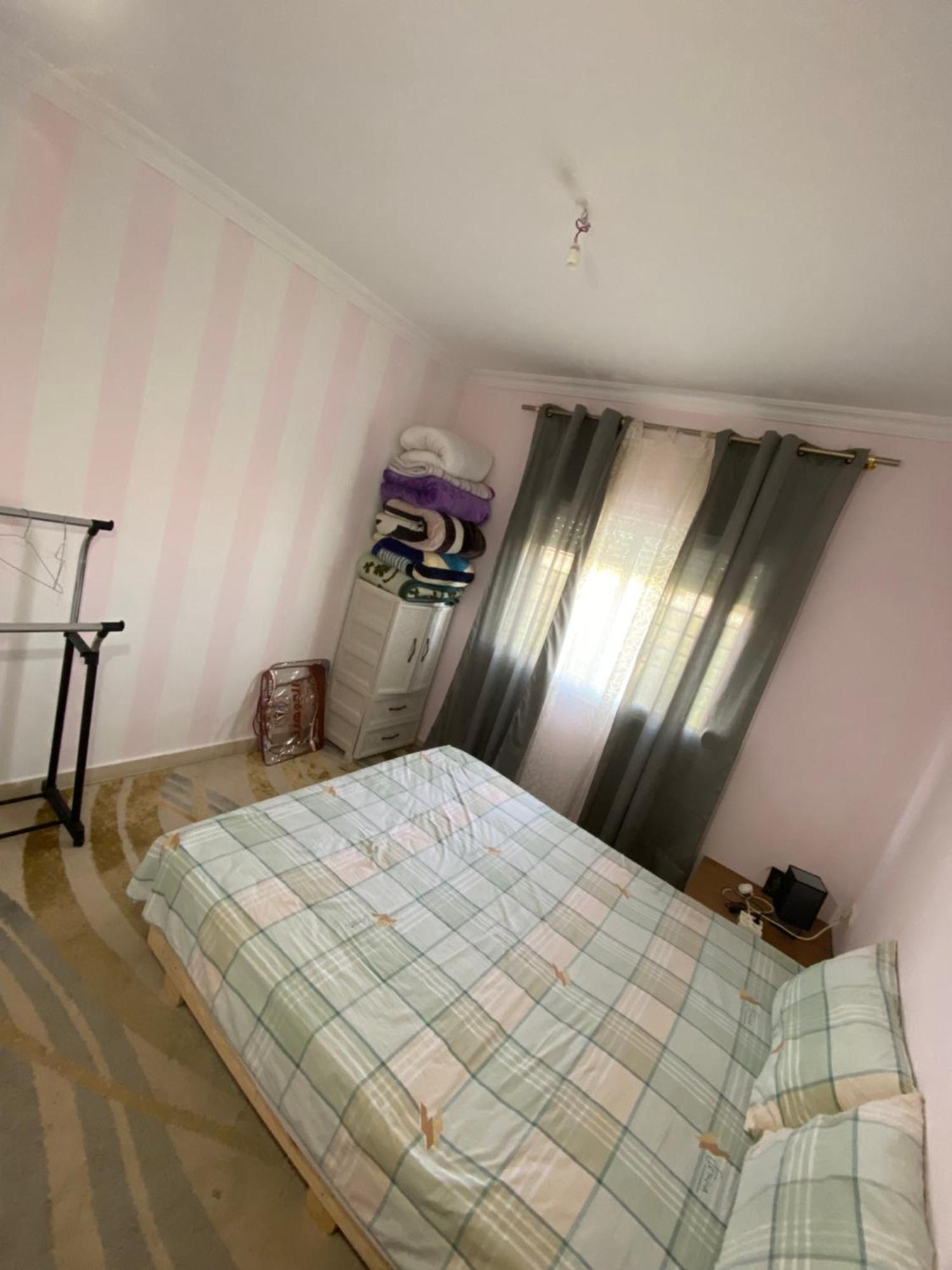 1 Apartment *